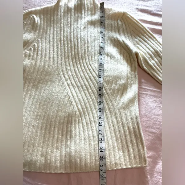 Stylish mock neck sweater 💝 - Image 4