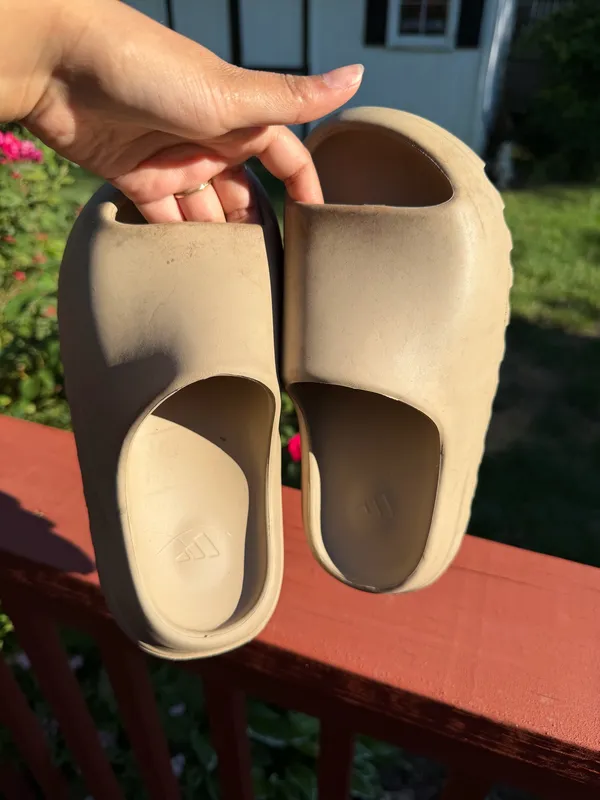 Yeezy adidas slides  - Image 2