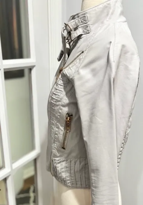 Blank NYC "On The Rocks" Light Gray Faux Leather Jacket - Image 6