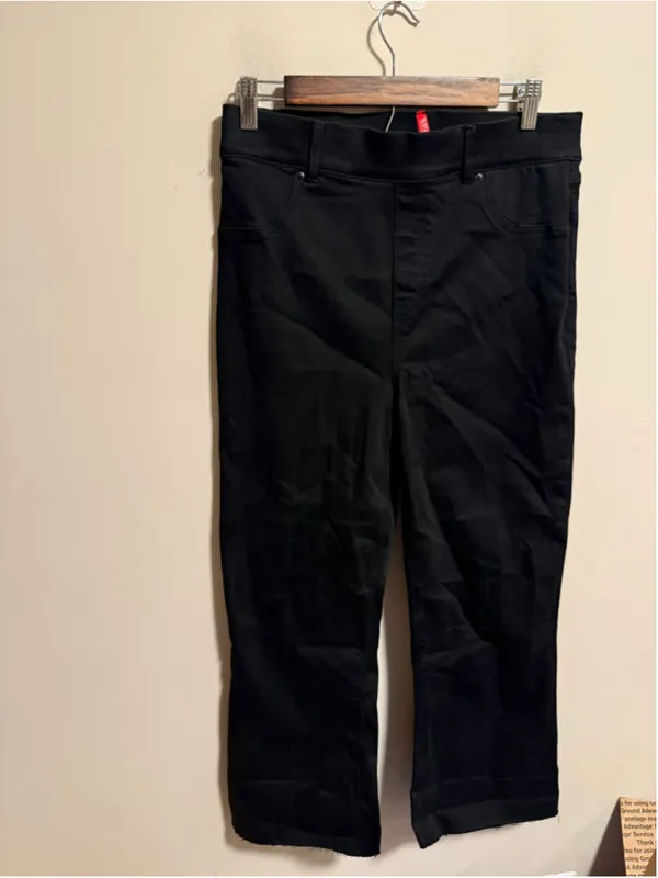 Spanx Cropped Flare Jeans Black- Size Large - Image 4