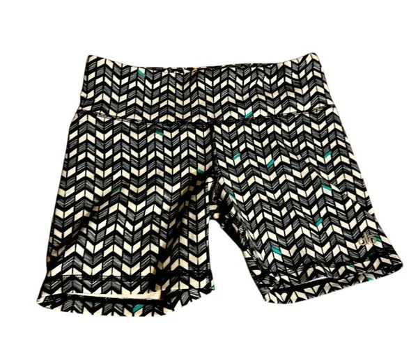 ALO yoga Athletic shorts size small - Image 2
