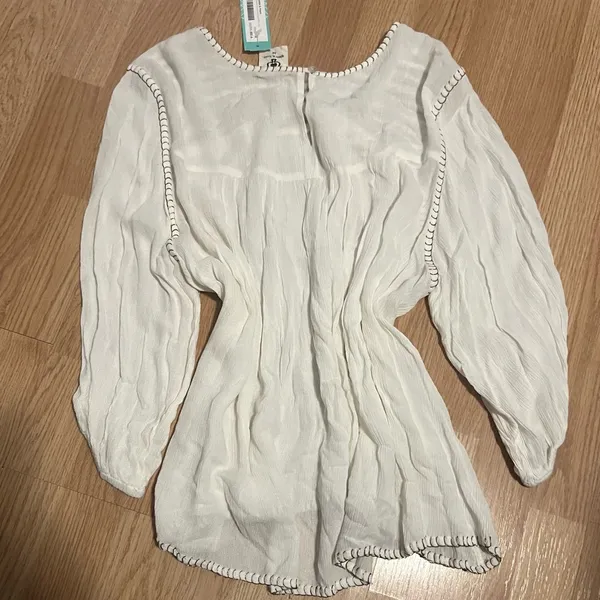 Cream Pleated 3/4 Sleeve Blouse with Bib Collar - Image 3