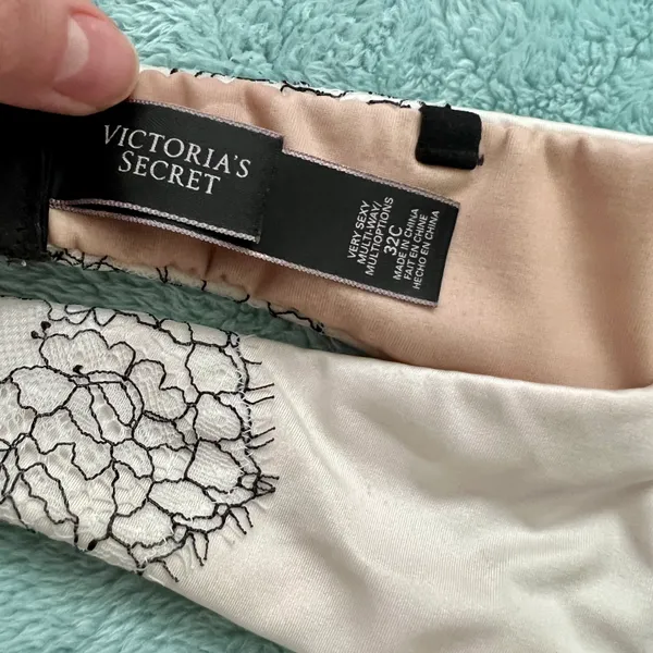 Victoria's Secret Strapless Push Up Bra - Image 5