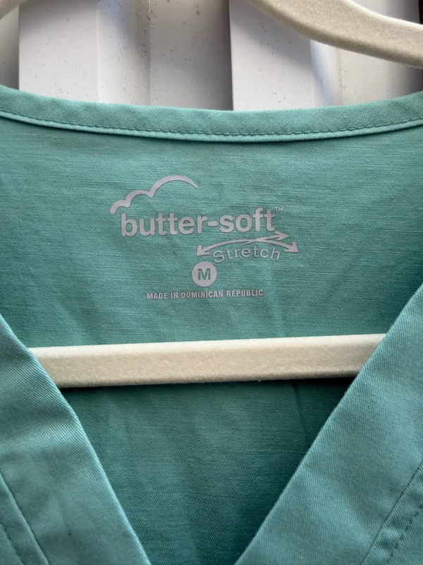 Uniform Advantage Butter-Soft Stretch Aqua Scrub Top Women’s Medium V-Neck Medical Uniform Scrub Top - Image 3
