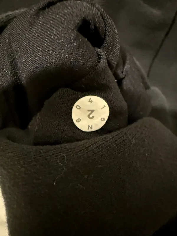 Lululemon Hoodie, Sz 2, Black - Image 9