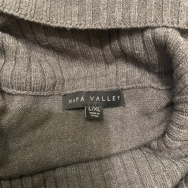 Napa Valley gray knit poncho wrap turtleneck sweater faux leather buckle L XL - Image 5
