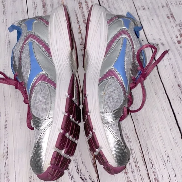 Ryka tennis shoes size 8 - Image 9
