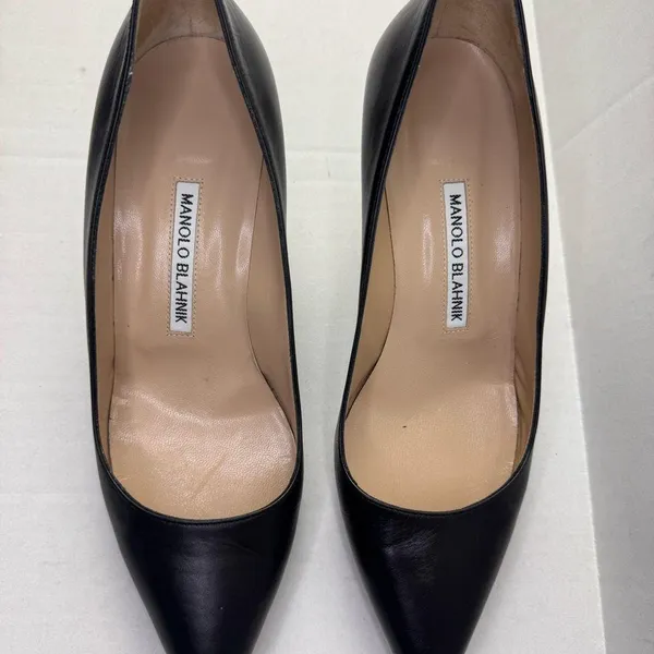Manolo Blahnik Black Pointed Toe Heel Pumps Size 39. - Image 5
