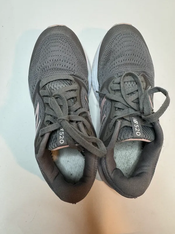 New Balance Womens 520 Cross Trainers Size 7 - Image 5