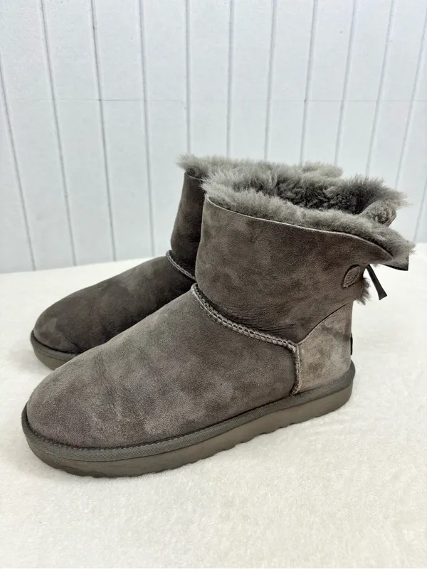 UGG Mini Bailey Bow II GreyShort Suede Shearling Boots size 9 - Image 4
