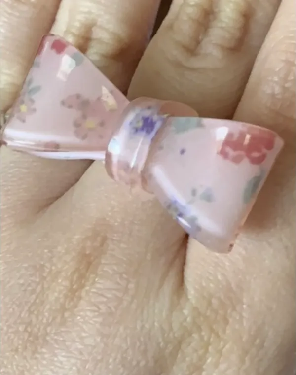Forever 21 Lucite Acrylic Pink Bow Statement Ring - Image 5