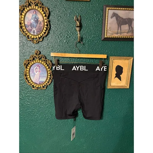 AYBL Women's Staple Seamless Training Shorts in Black NWT | Size: Medium - Image 3