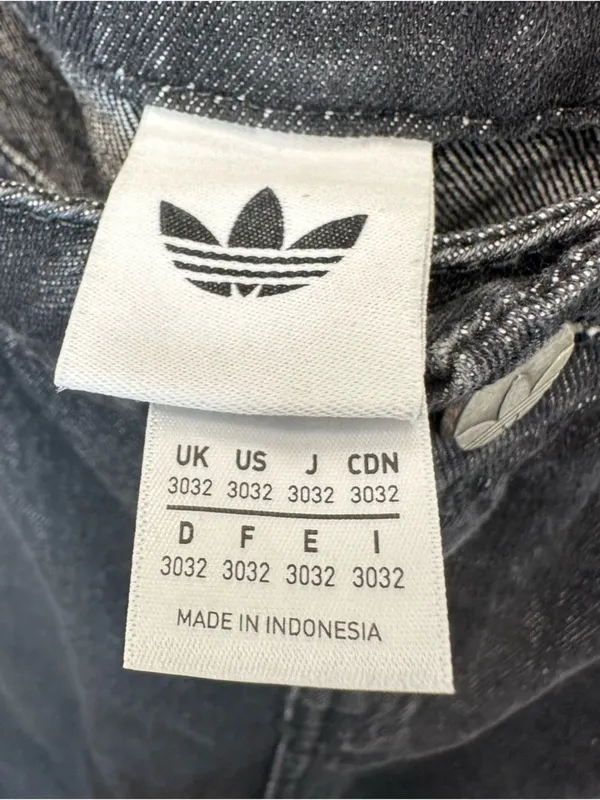 Adidas 32x32 Black Denim Jeans with Gray Side Stripes Wide Leg - Image 6
