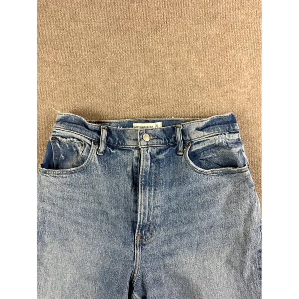 Abercrombie& Fitch Ultra High Rise 90s Straight Jeans Light Wash 30/10 Side Slit - Image 6