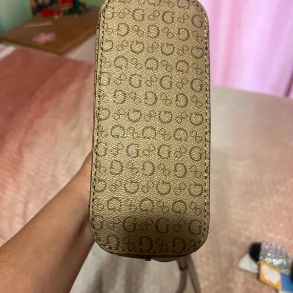 Perfect Guess brown and rose tote back tote bag , is perfect, like new - Image 4