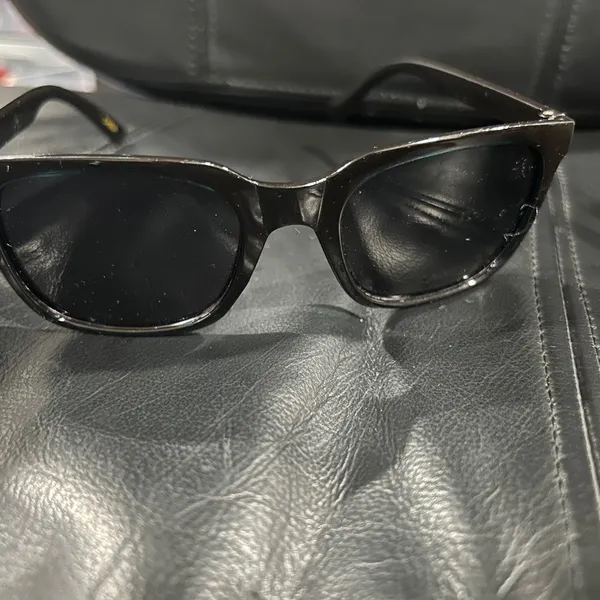 Stylish Black Sunglasses - Image 6