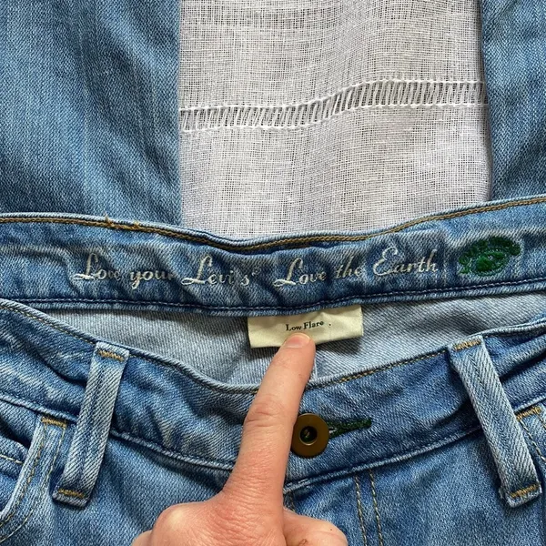 Levi's light wash low flare denim. - Image 4