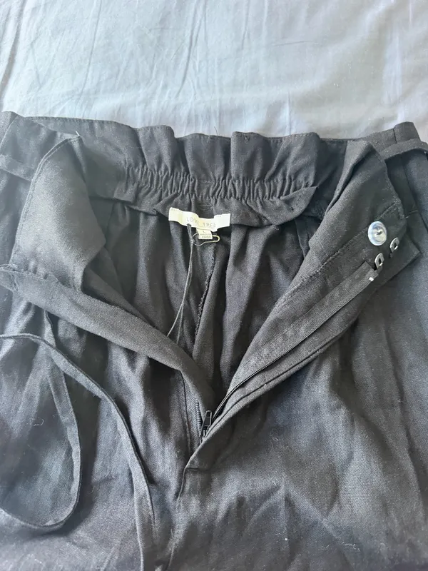 Black Linen Shorts Size L - Image 4