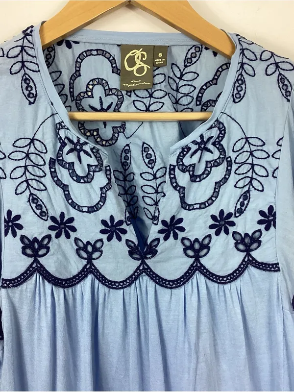 One September Blue Paulette Embroidered Eyelet Top Size Small - Image 3
