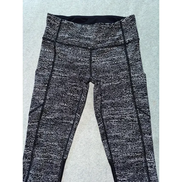 LULULEMON Women's Fit Physique Tight Pant‎ Jacquard Black White Mesh Gauge Sz 4 - Image 2