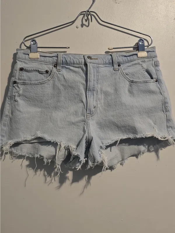 Abercrombie & Fitch Light Blue Frayed Denim Shorts - Image 2