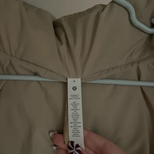 Lululemon Athletica Beige Puffer Jacket - Image 3