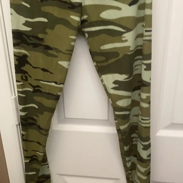 FINAL MARKDOWN J village junior camo leggings o s f m - Image 2