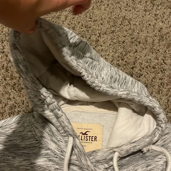 Thick Hollister hoodie for women, size medium - Image 5
