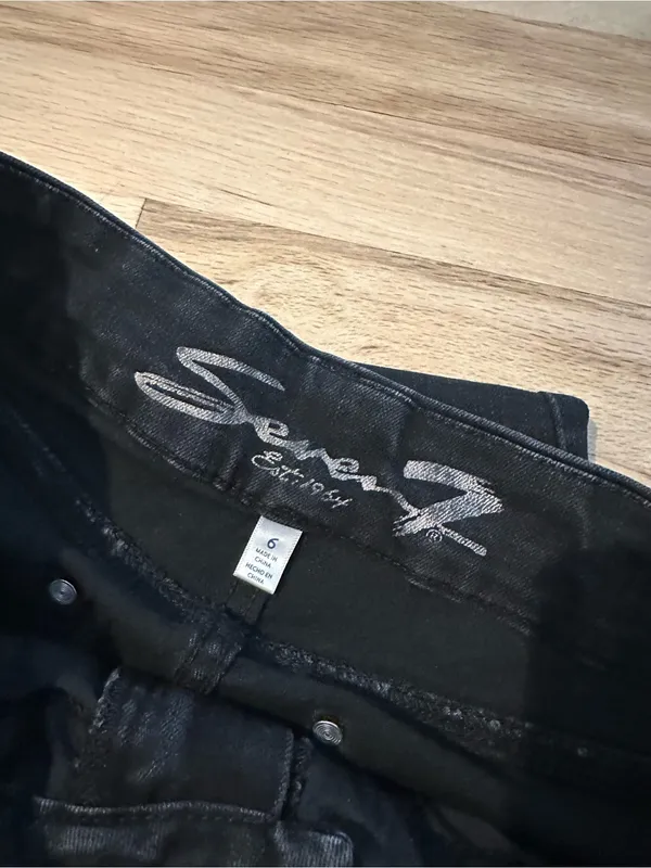 Black Women's Slim Jeans - Image 3