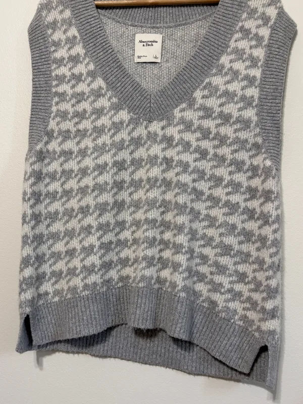 Abercrombie & Fitch Houndstooth V-Neck Sweater Vest Size Large Grey - Image 5