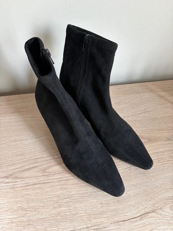 Steve Madden Black Suede Boots Ankle - Image 3