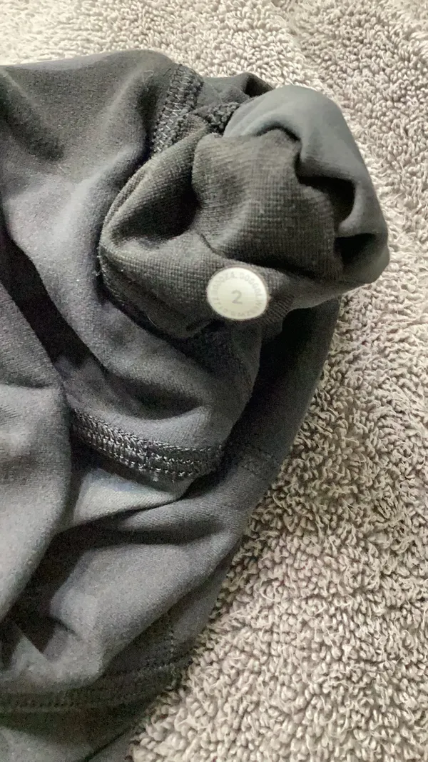 Lululemon Scalloped Leggings - Image 4