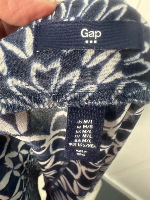 Gap Blue and Tan Lightweight Cardigan Size Medium/Large EUC - Image 7
