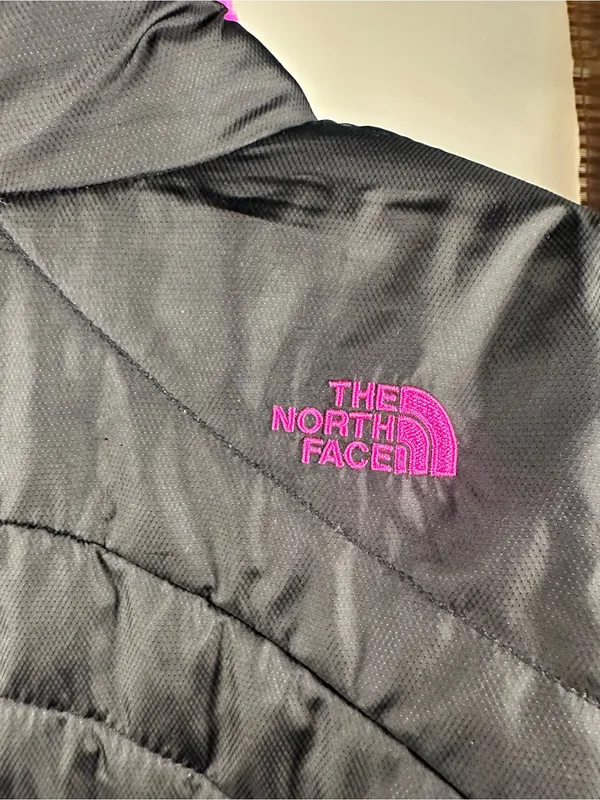 E11. The North Face Black/Pink Reversible Jacket - Image 3
