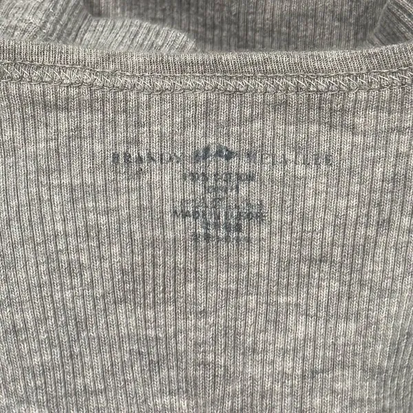 Brandy Melville Grey Ribbed Cropped Tank Top Women’s Small - Image 2