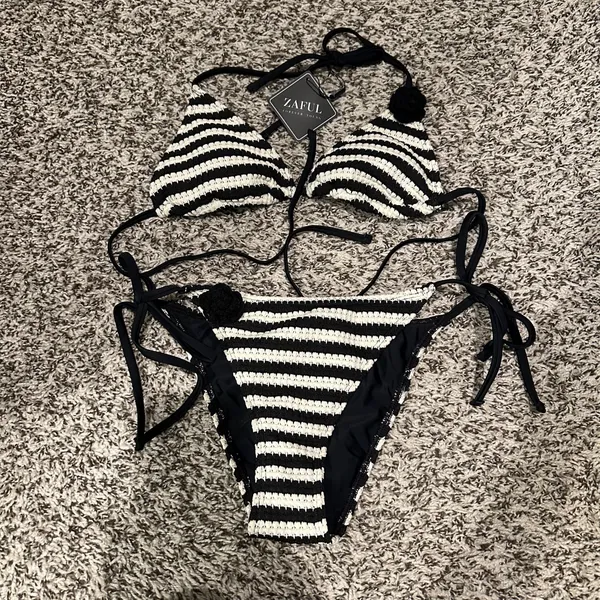 Black and white striped crotchet bikini - Image 3