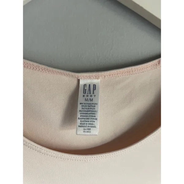 Gap Body Womens Pale Pink Tactel Lycra Scoop Neck Short Sleeve Tee Size M - Image 3