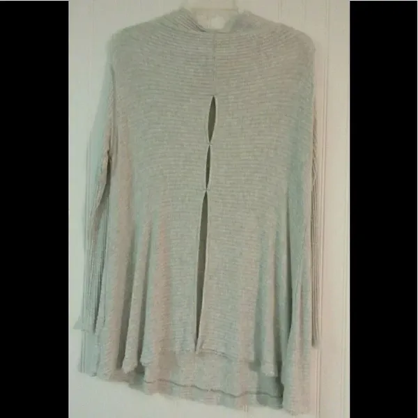 Anthropologie sweater by We the Free gray Medium - Image 2