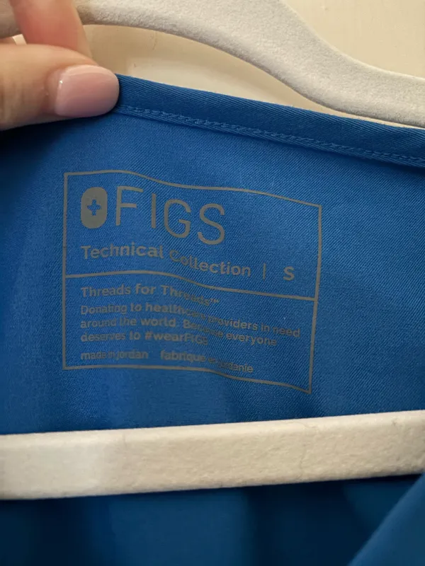 Figs scrub top - Image 3