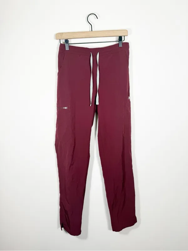 Figs FULL SET Burgundy Casma Scrub Top Kade Straight-Leg Scrub Pant FionLite - Image 11