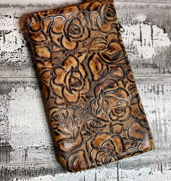 Cowhide Wristlet Clutch Leather Cowhide Zipper Embossed Leather Crossbody bag - Image 4