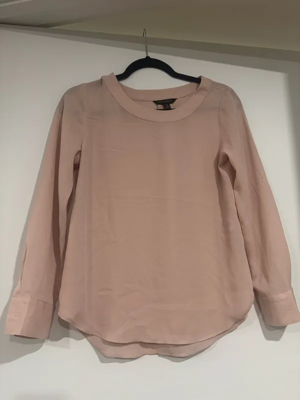 Banana Republic. Blush Pink Long Sleeve Petite Blouse XSP - Image 3