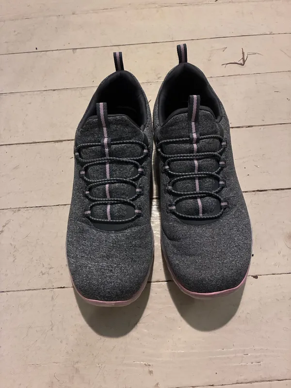 Athletic Works Women's Bungee Slip-On Sneakers - Image 2