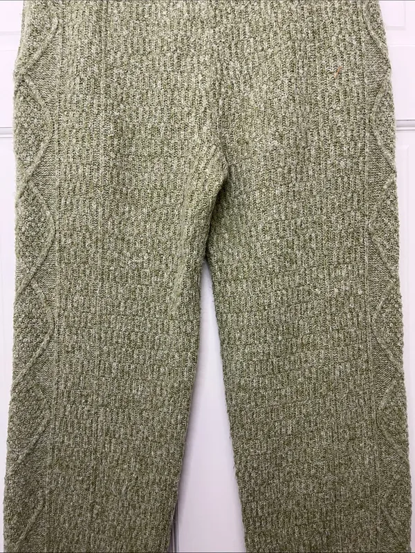 Universal Threads Olive Green Wide Leg Cable Knit Pants - Size Medium - Image 3