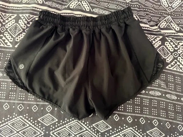Lululemon Hotty Hot Shorts 2.5" - Image 2