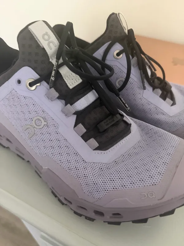 On Cloud Running Shoes - Image 4