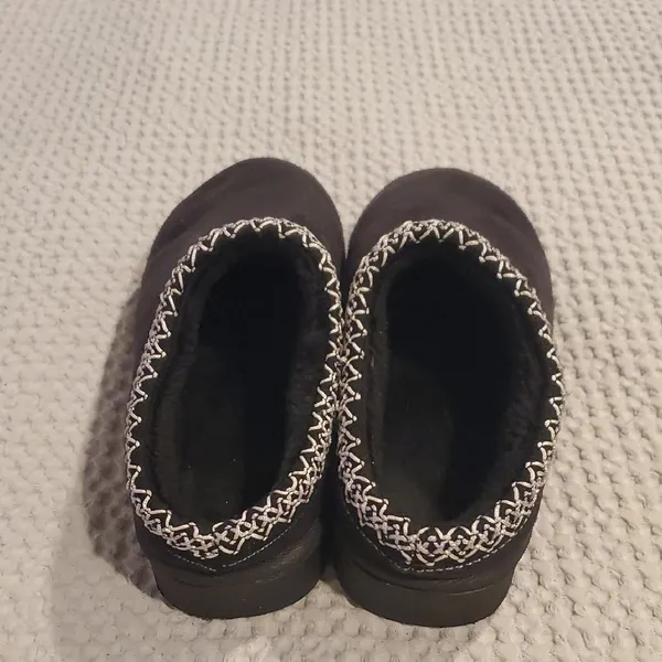 Black Mule-Style Clogs with Plush Fabric and Sturdy Sole (31) - Image 3