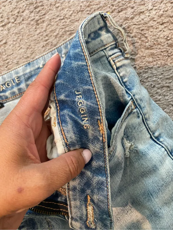 American Eagle Outfitters Light Wash Distressed Skinny Jeans - Image 6