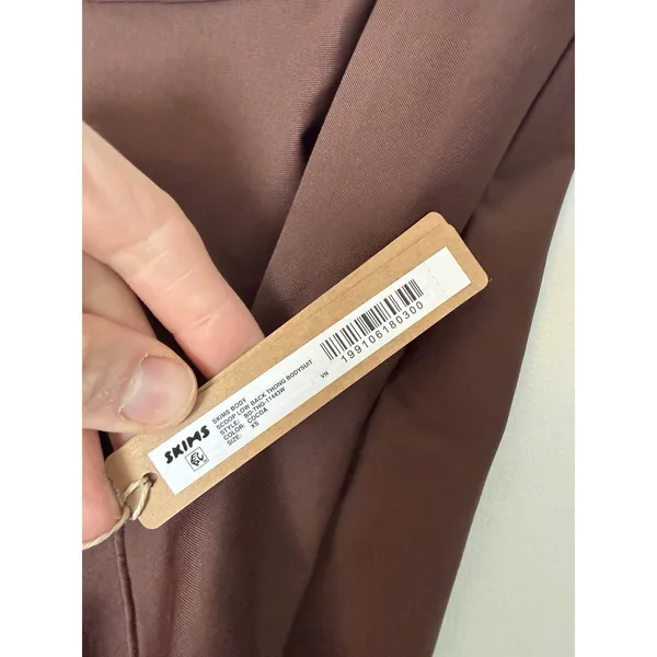 SKIMS BODY SCOOP LOW BACK THONG BODYSUIT Coco Brown XS NWT $88 - Image 8