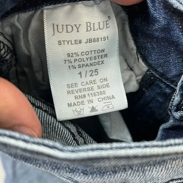 Judy Blue Relaxed Fit Frayed Hem Skinny Jeans Size 1 /‎ 25 - Image 4